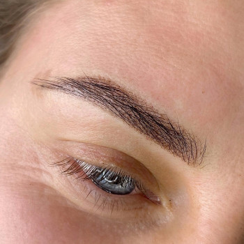 Перманентний макіяж брів
                    Майстер перманентного макіяжу Влада Хмельницький