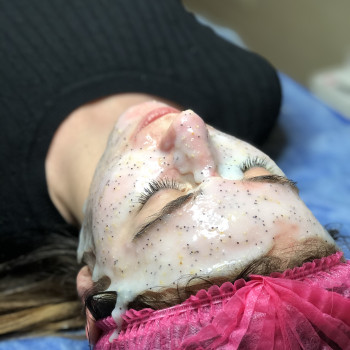 Заспокійлива альгінатна маска після очищення шкіри