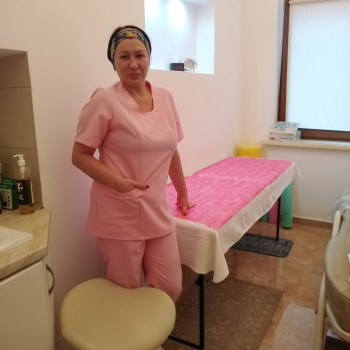 Масаж спини+шийно-комірцева зона+баночний
                    Массажист Елена Львов