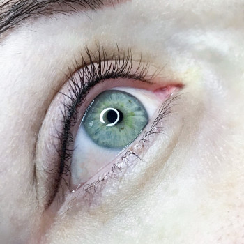 Межресничная стрелка
                    Майстер перманентного макіяжу Дарья Київ