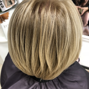 Стрижка волосся жіноча
                    Перукар-колорист Светлана Київ