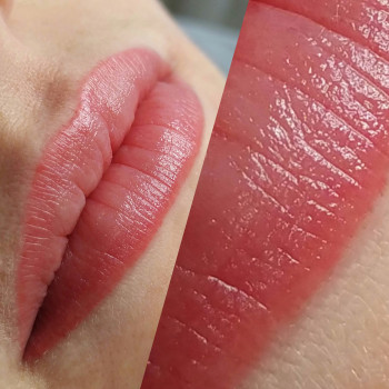 Акварельные губы