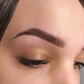 Моделирование и окрашивание бровей
                    Бровіст Яна Дніпро