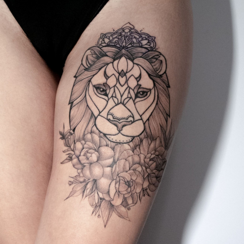 Женские корона цветы, фото - Тату салон Dudnikov Tattoo