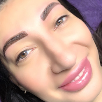 Перманентный макияж, микроблейдинг бровей, губ и век
                    Майстер перманентного макіяжу Яна Дніпро