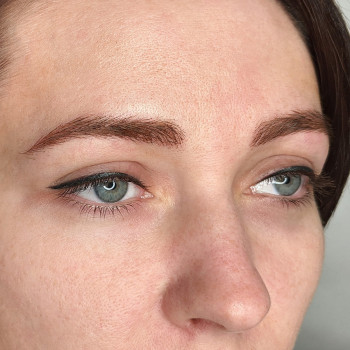 брови в волосковой технике