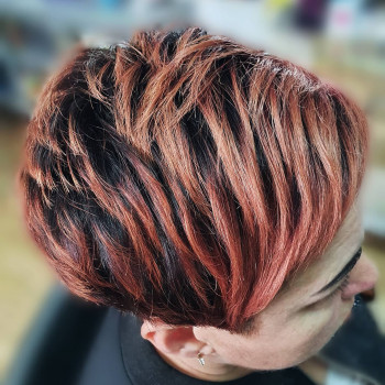 Стрижка волос
                    Парикмахер-модельер Оксана Чернигов