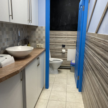 Кабінет, місце для манікюру під здачу в аренду
                    Косметологічний центр Kvitka Lotosa Ірпінь