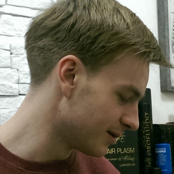 Стрижка мужская
Чек300
Время 1 час