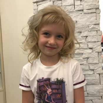 Укладка волос
                    Перукар Екатерина Київ