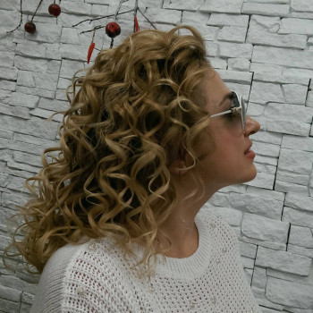 Укладка волос
                    Перукар Екатерина Київ