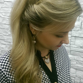 Укладка волос
                    Перукар Екатерина Київ