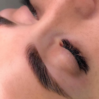 Долговременная укладка бровей
                    Візажист Юлия Одеса