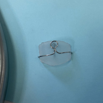 Виготовлена скоба на відтвореній формі нігтя