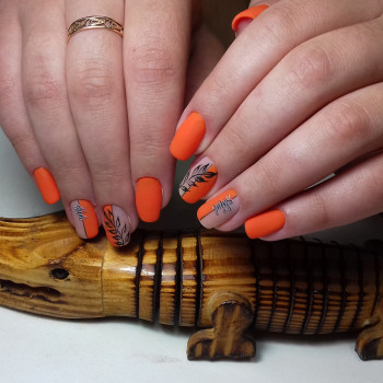 Маникюр с покрытием гель-лаком. Мастер Марина