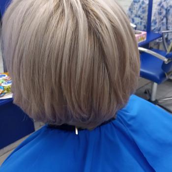 Стрижка женская
                    Перукар Ирина Київ