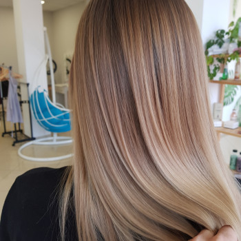 Сложное окрашивание в технике аир тач мастер Сережа