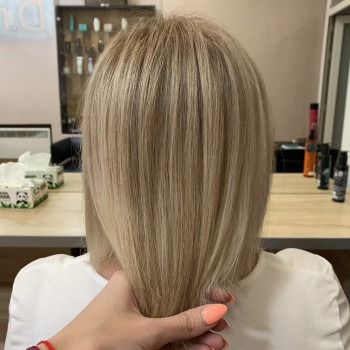 Окрашивание волос
                    Перукар Любовь Одеса