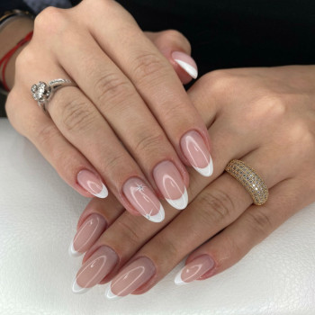 Наращивание ногтей
                    Мастер маникюра Елена Сумы