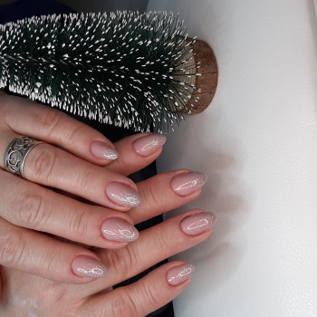 Наращивание ногтей
                    Мастер маникюра Елена Сумы