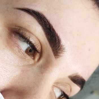 После коррекции и окрашивания профкрасителем (микс цвета)