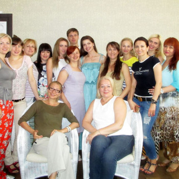 Психолог Мирошник лагідно нагадує: «Працювати треба над собою, а не над тим, щоб бути зручною»
З люб...