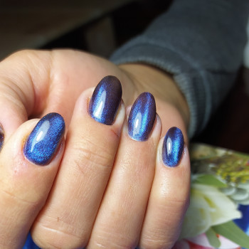 Комбинированный маникюр. Гелевое покрытие. Синий кошачий гла