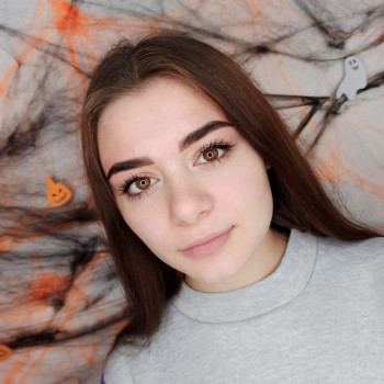 Моделювання та фарбування брів
                    Мастер перманентного макияжа Александра Кривой Рог