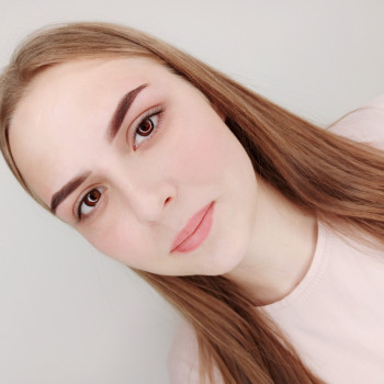 Моделювання та фарбування брів
                    Мастер перманентного макияжа Александра Кривой Рог