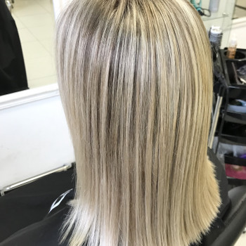 Стрижка волосся жіноча
                    Перукар-колорист Светлана Київ