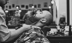 Стрижка Бороды Барбершоп Tommy Gun Barbershop Київ