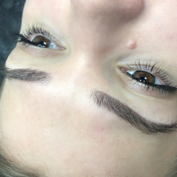 Перманентный макияж бровей
                    Мастер перманентного макияжа Лидия Киев