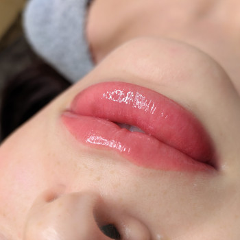 Акварельные губы Nude Blush
                    Мастер перманентного макияжа Лидия Киев