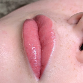 Акварельные губы Nude Blush
                    Мастер перманентного макияжа Лидия Киев