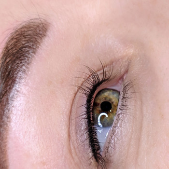 Межресничка
                    Майстер перманентного макіяжу Лидия Київ