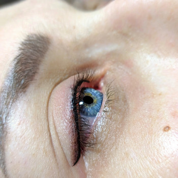 Стрелка с растушевкой
                    Мастер перманентного макияжа Лидия Киев