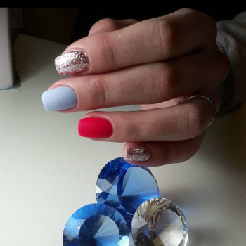 Наращивание ногтей гелем и покрытие гель-лак
                    Мастер перманентного макияжа Алёна Киев