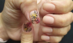 Манікюр Мастер маникюра Альона Киев