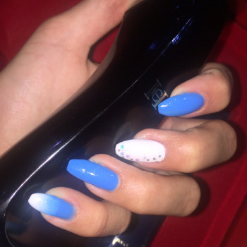 Красивый маникюр-визитка любой ухоженой девушки.