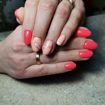 Маникюр с покрытием