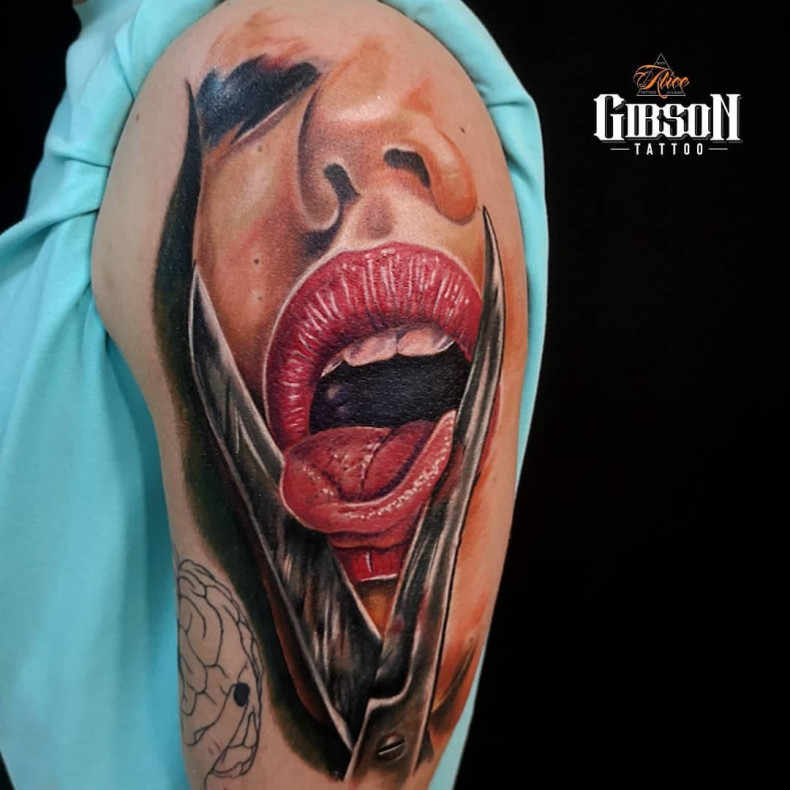 Мужские на плече цветные, фото - Тату салон ALICE tattoo studio