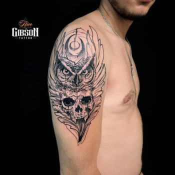Тату мужские на плече череп, фото - Тату салон ALICE tattoo studio