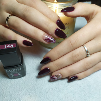 Маникюр с дизайном
                    Майстер манікюру Анжелика Одеса