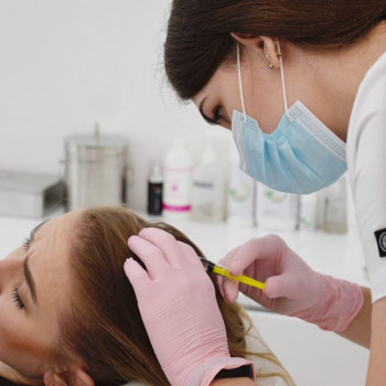 МЕЗОТЕРАПІЯ ВОЛОСИСТОЇ ЧАСТИНИ ГОЛОВИ