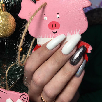 Белый маникюр новогодний с блестками, фото - Парикмахерская Инфинити