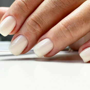 Маникюр
                    Майстер манікюру Анна Херсон