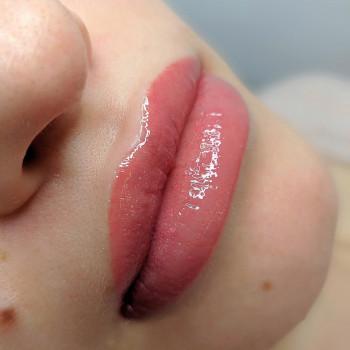 Акварельные губы Nude Blush
                    Мастер перманентного макияжа Лидия Киев