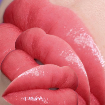 Акварельные губы Nude Blush
                    Мастер перманентного макияжа Лидия Киев