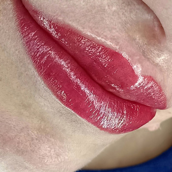 Перманентный макияж губ