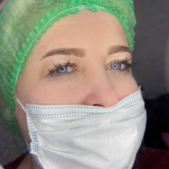 Пудровые брови после коррекции